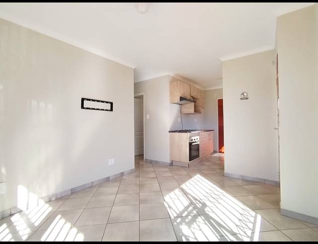 3 BEDROOM FREESTANDING TO LET IN BRENTHURST